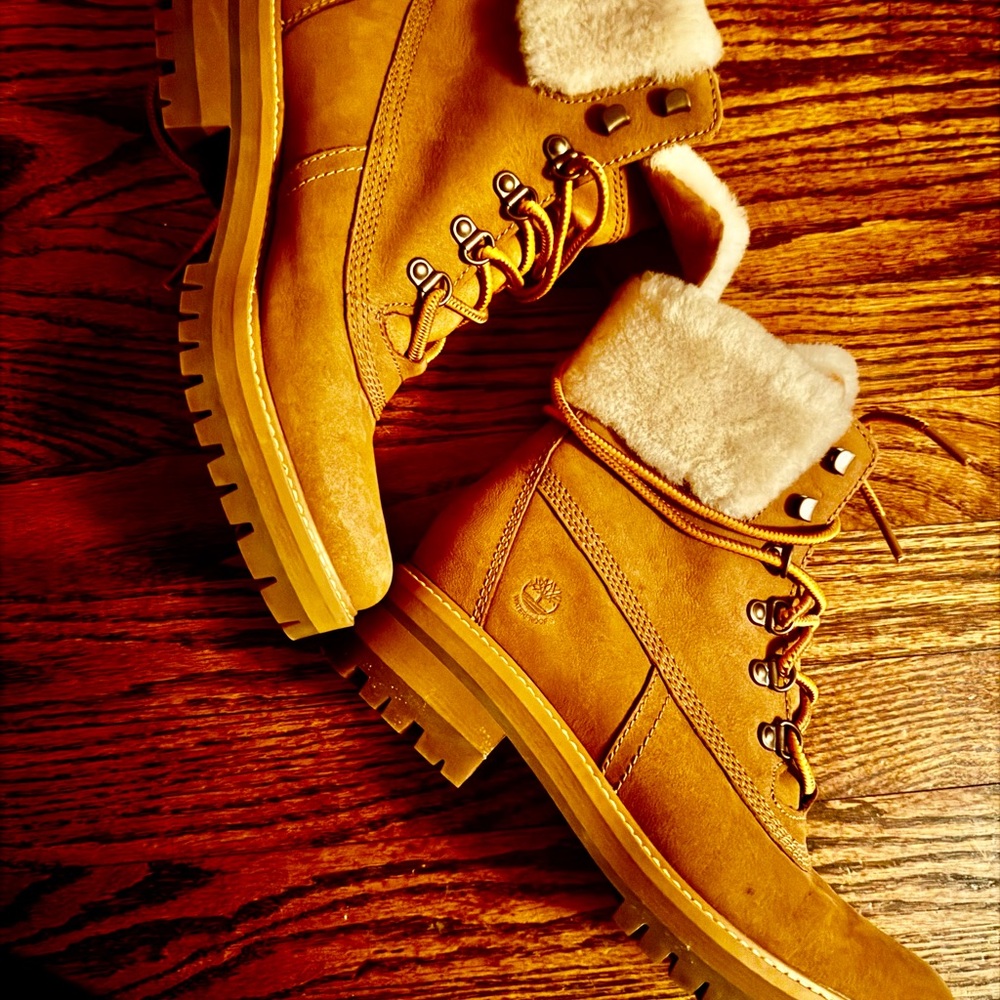 Timberland Woman Rebolt Brown Leather Boots with Shearling